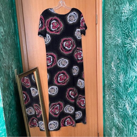 Fashion Code Rose Print Black Dress—- stretchy!! - Picture 4 of 8